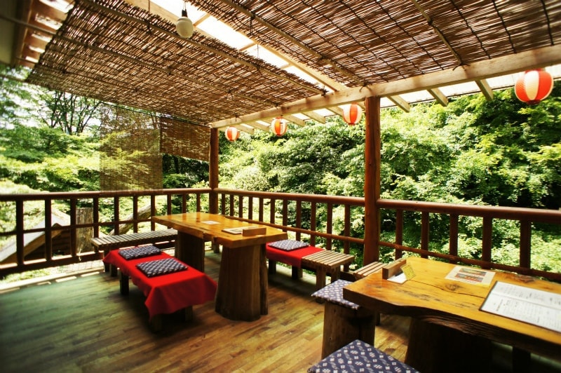 月待ちの滝　もみじ苑