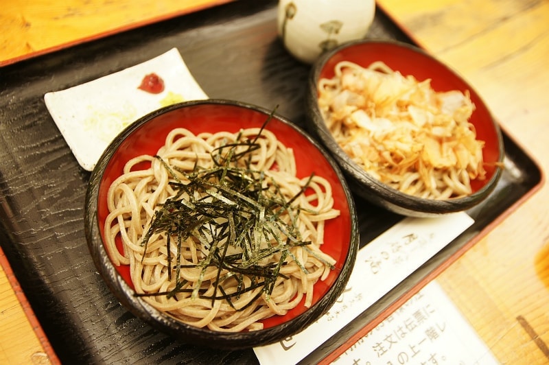 月待の滝　もみじ苑　蕎麦