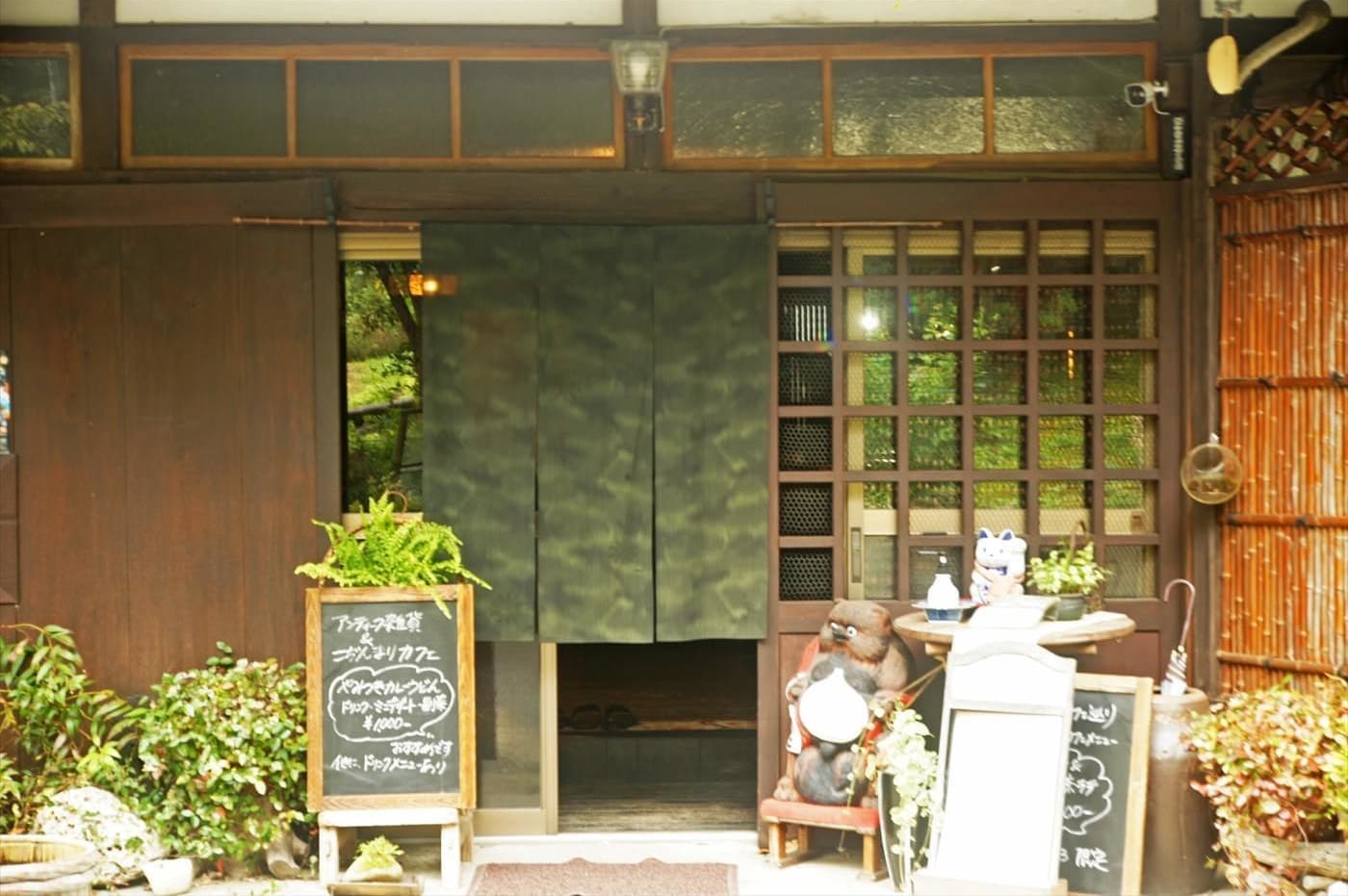 茨城・大子、アンティーク雑貨 & こぢんまりカフェ 葵陽